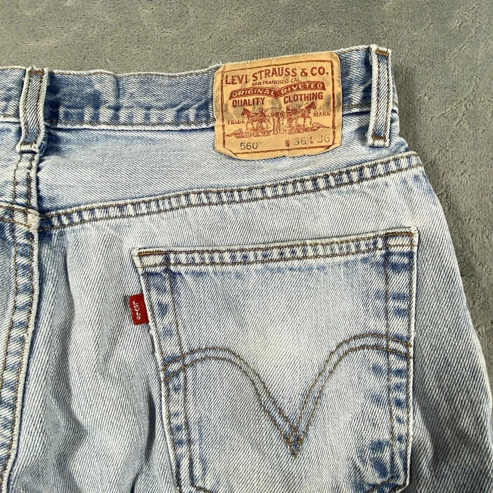 Levis actual size